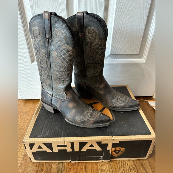 Ariat Shoes - Ariat Charcoal Embroidered Western Boots